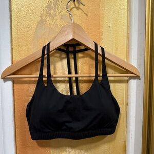 Montiel Black Strappy Women's Sports Bra